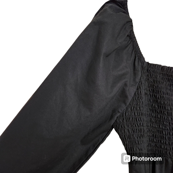 Steve Madden 'Daniella' Smocked Black Dress - Picture 4 of 8